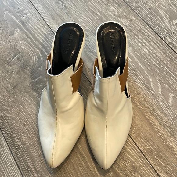 AH-NEE Hannah White Mules - Picture 3 of 7